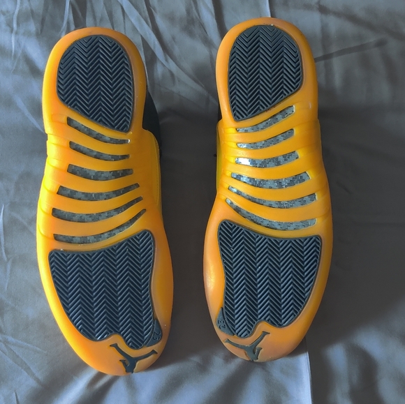 JORDAN 12 BLACK/GOLD UNIVERSITY SIZE 11 M - Picture 4 of 8